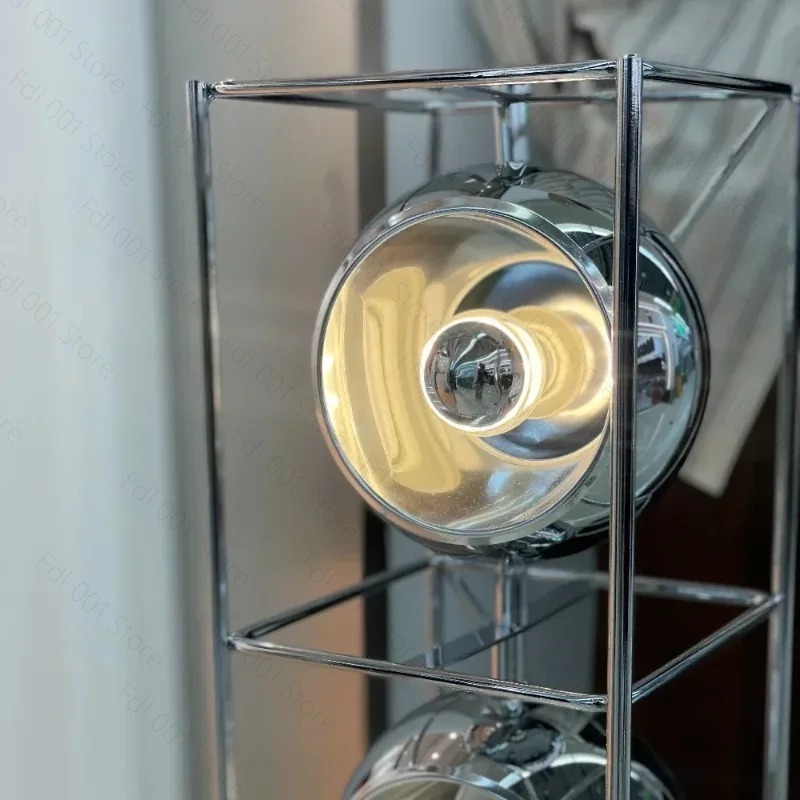 クリエイティブなバウハウスフロアランプ、クロムメタルLEDス - Lighting Decoration Ideas のレビューと価格