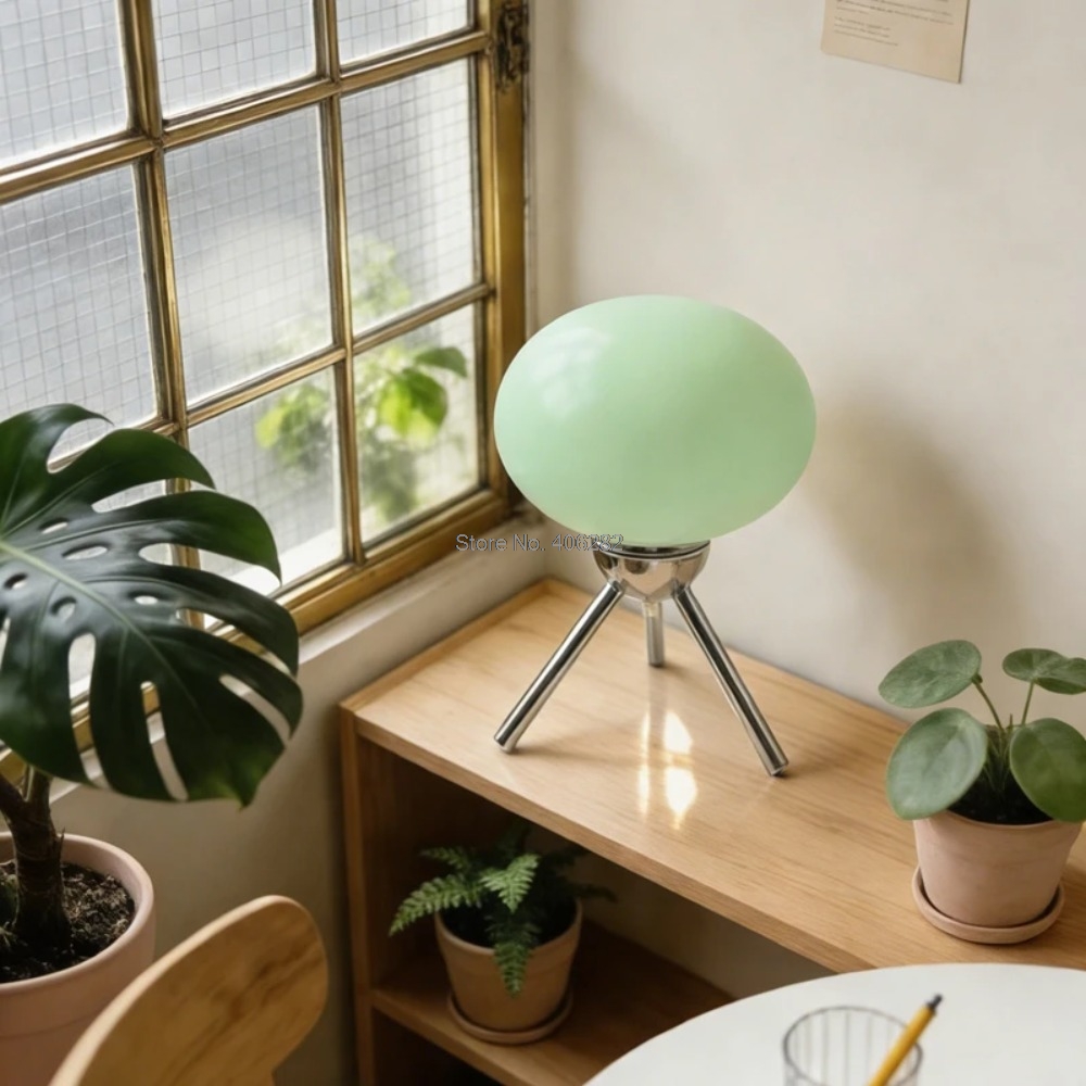 バウハウス様式のミッドセンチュリー・ガラス製マッシュルーム型 - Decor Lighting Lamps のレビューと価格